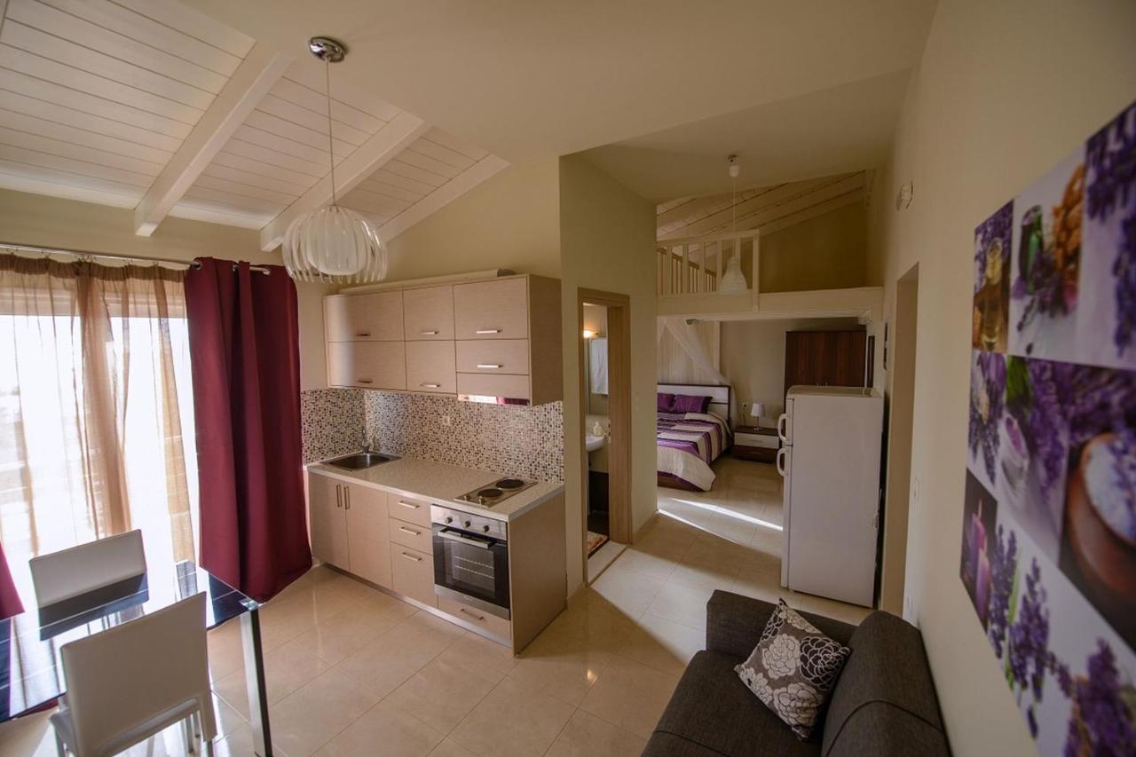 Alonia Hotel Kalamaki  Bagian luar foto